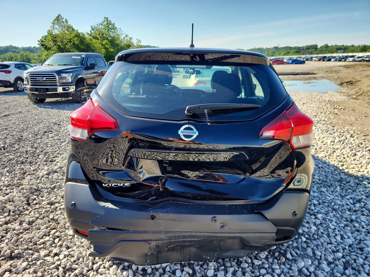 Nissan Kicks S