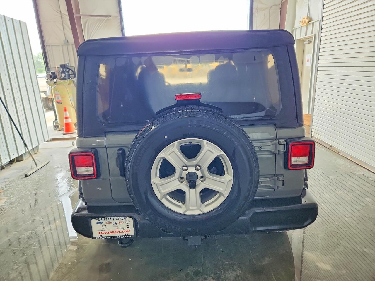 Jeep Wrangler Sport