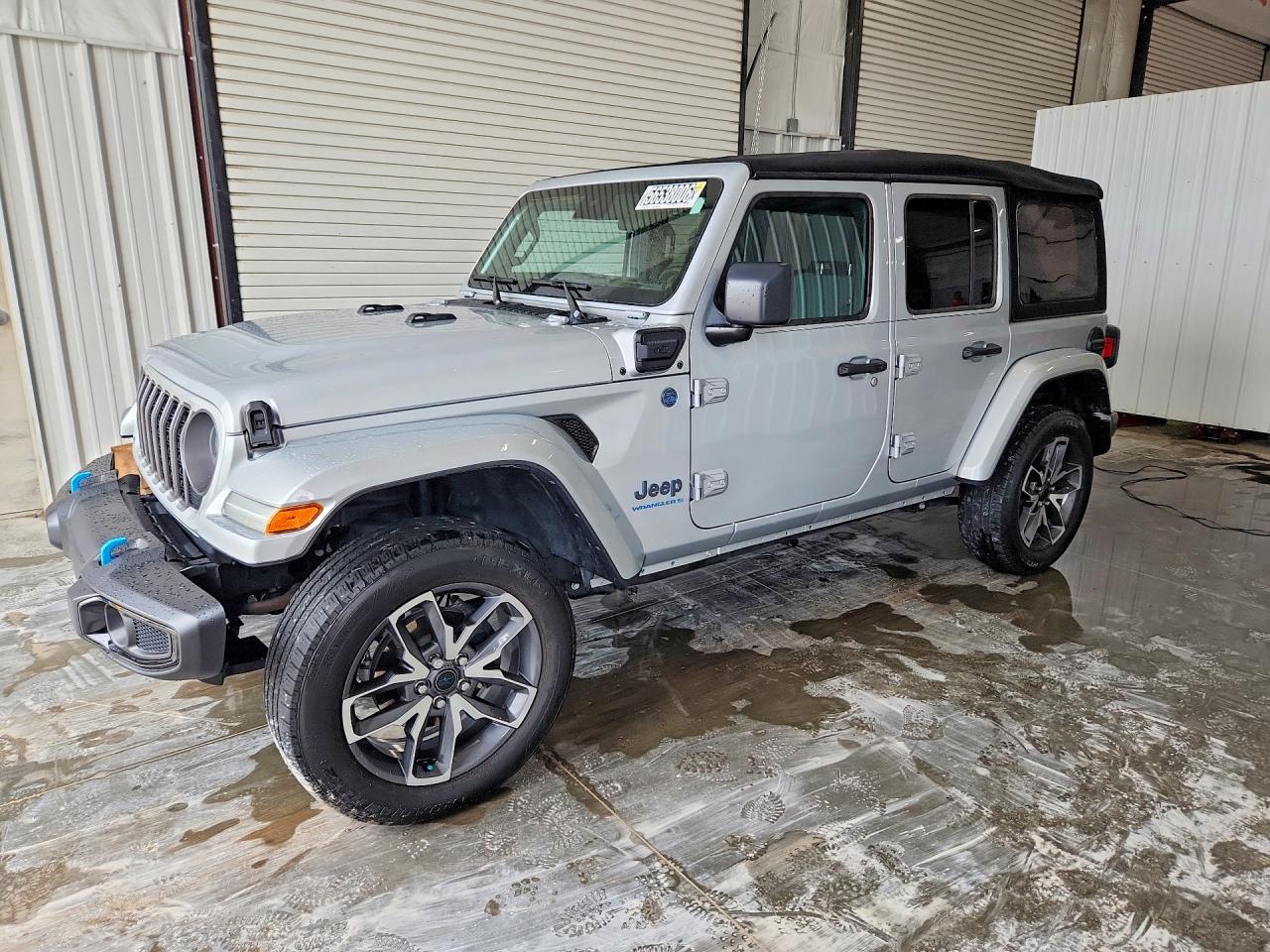 Salvage Jeep Wrangler Image