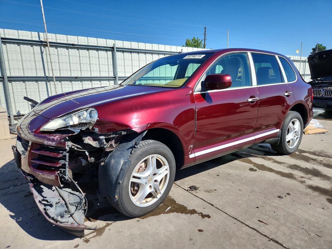 Salvage Porsche Cayenne Image