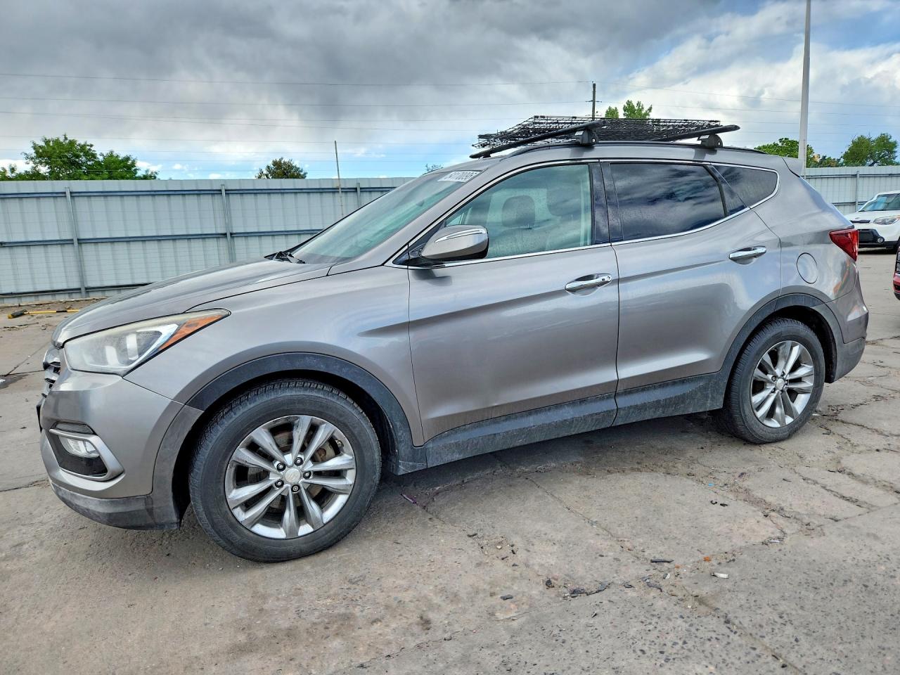 Salvage Hyundai SANTA FE Image