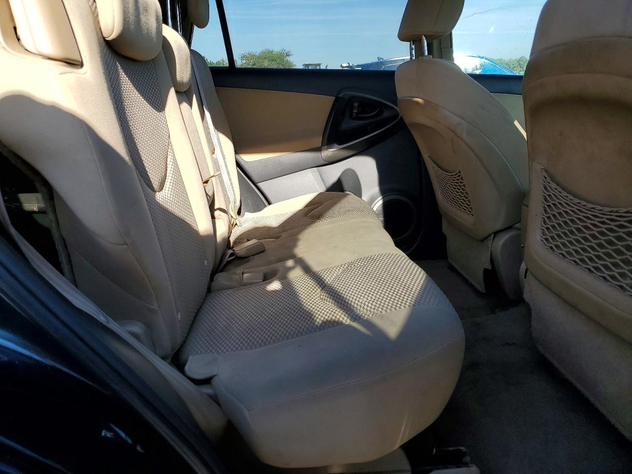 Toyota RAV4 Base