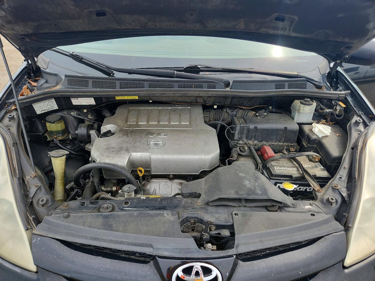 Toyota Sienna Le 8-passenger