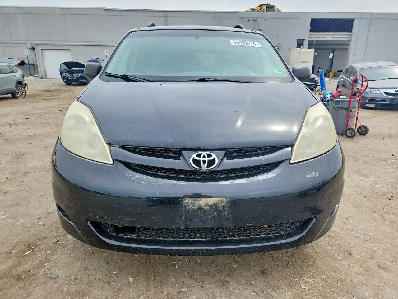 Toyota Sienna Le 8-passenger