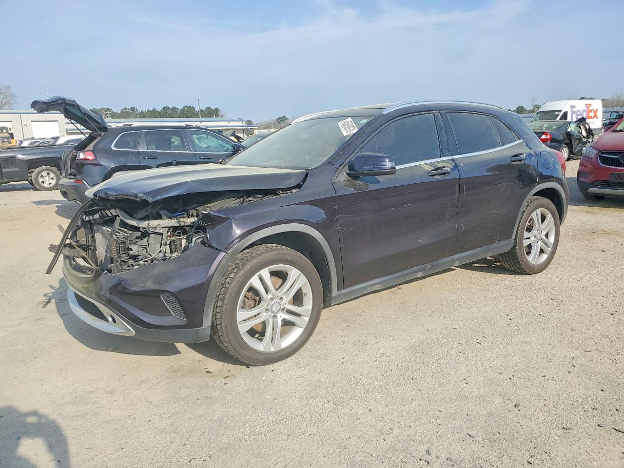 Salvage Mercedes-Benz GLA Image