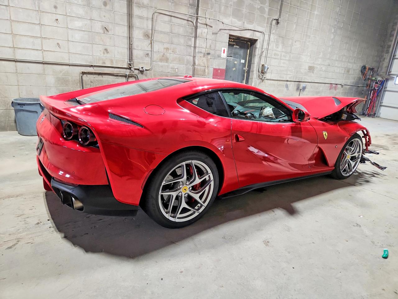 Ferrari 812