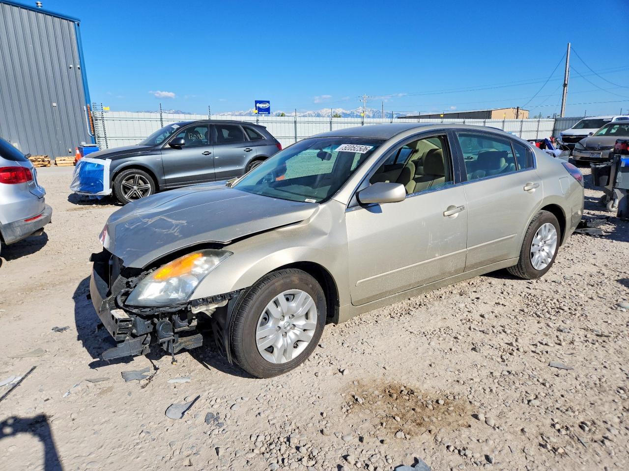 Salvage Nissan Altima Image