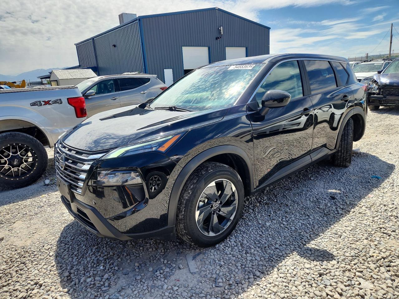 Salvage Nissan Rogue Image