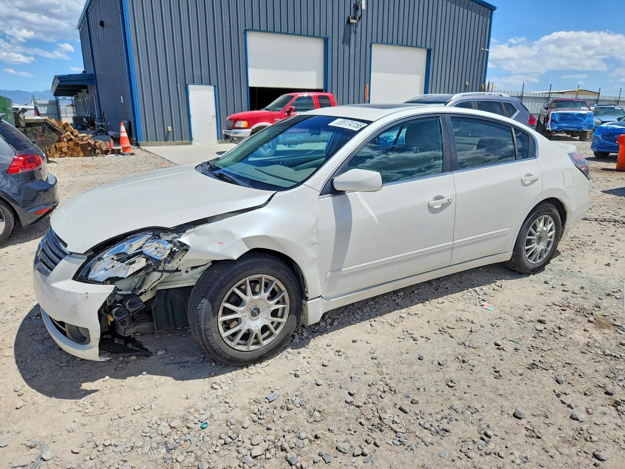 Salvage Nissan Altima Image