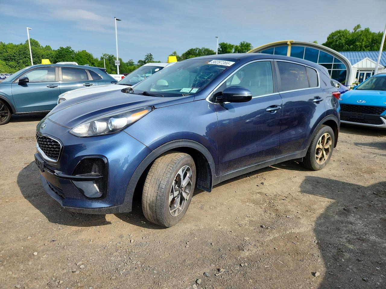 Salvage Kia Sportage Image