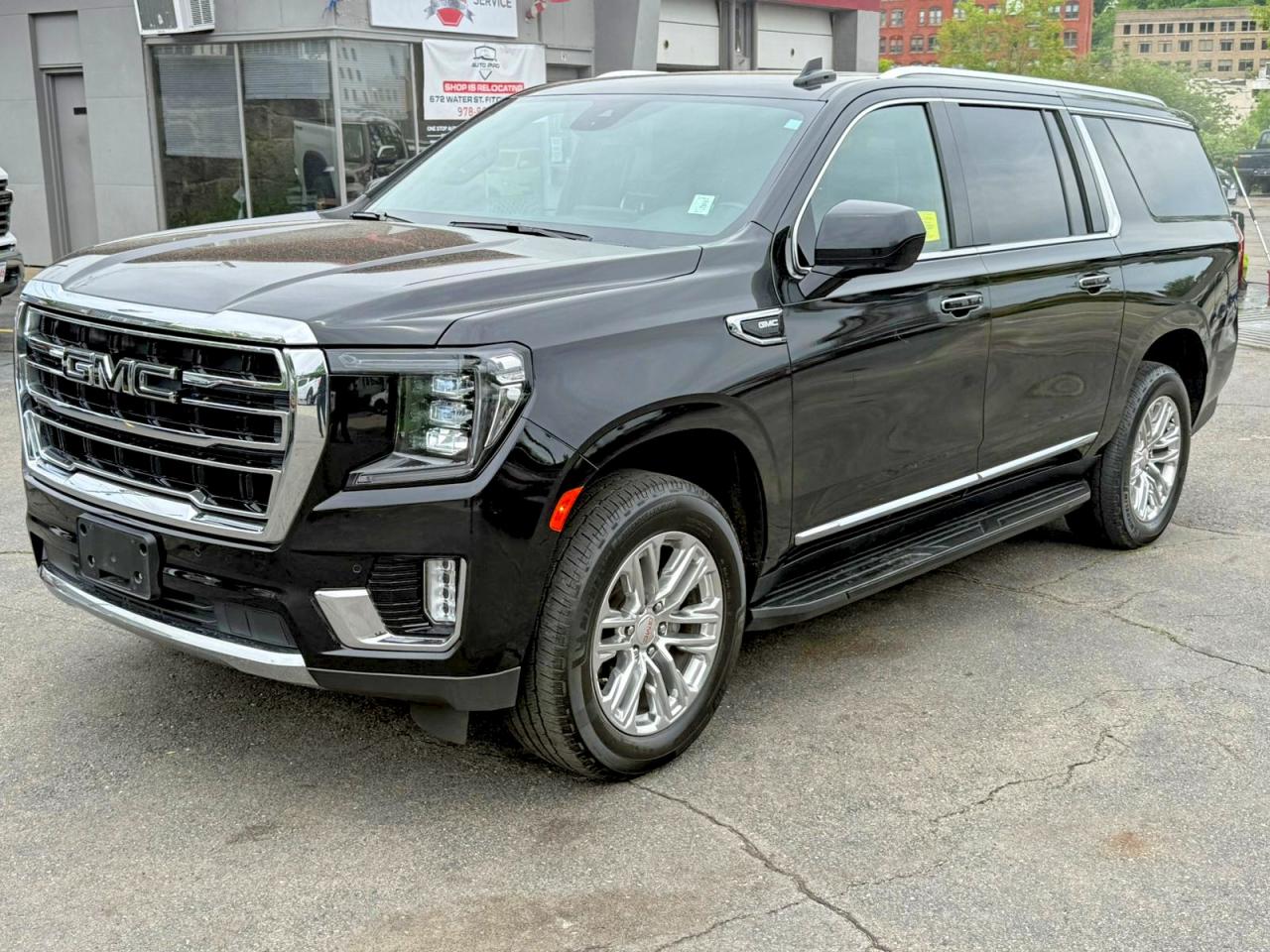 Salvage GMC Yukon Image