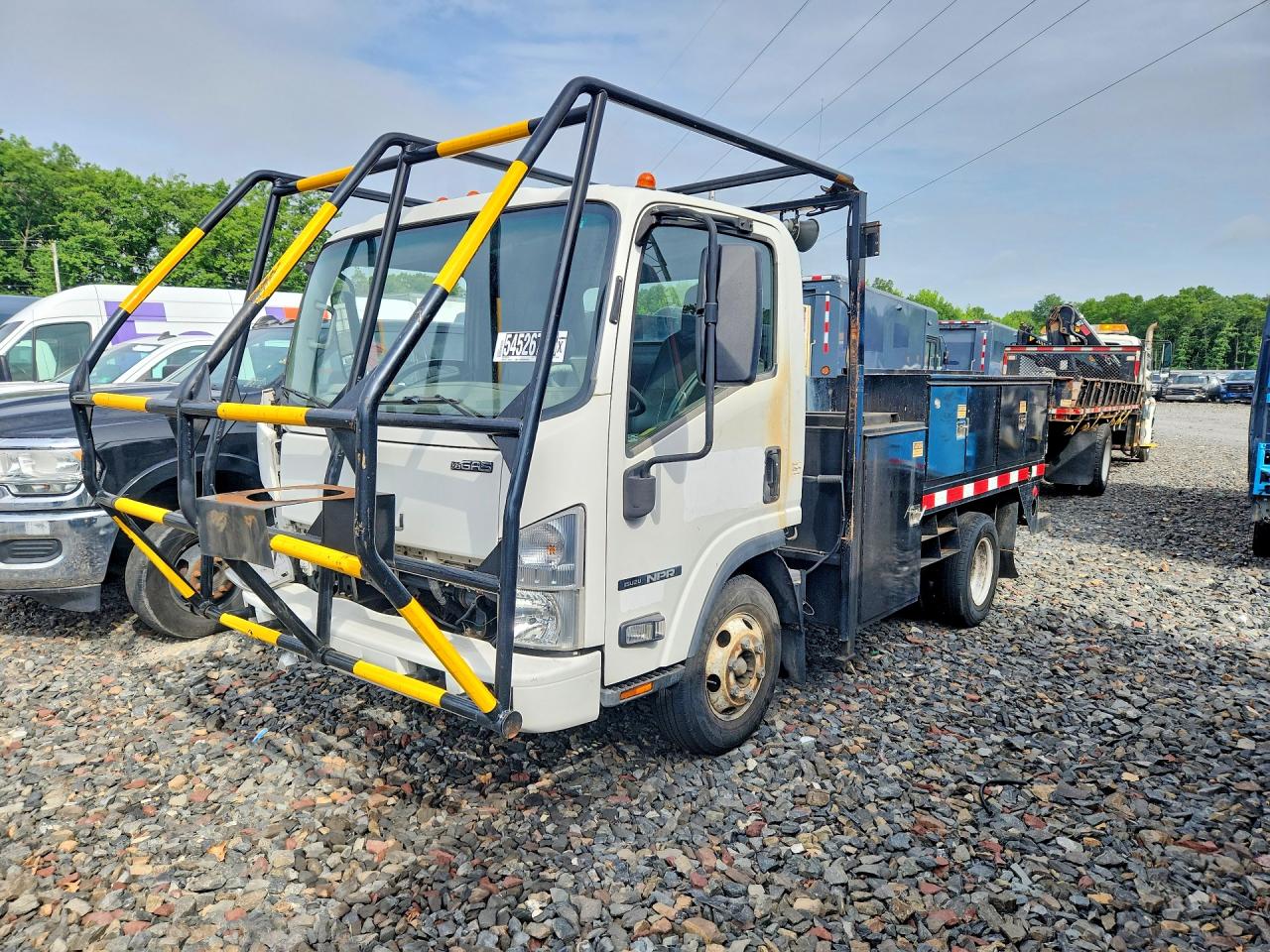 Salvage Isuzu Npr Image