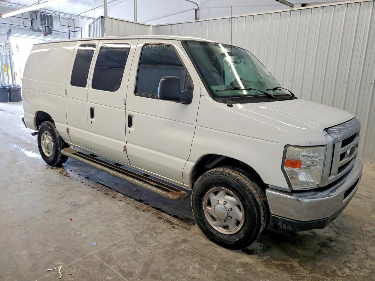 Ford Econoline E250 Van