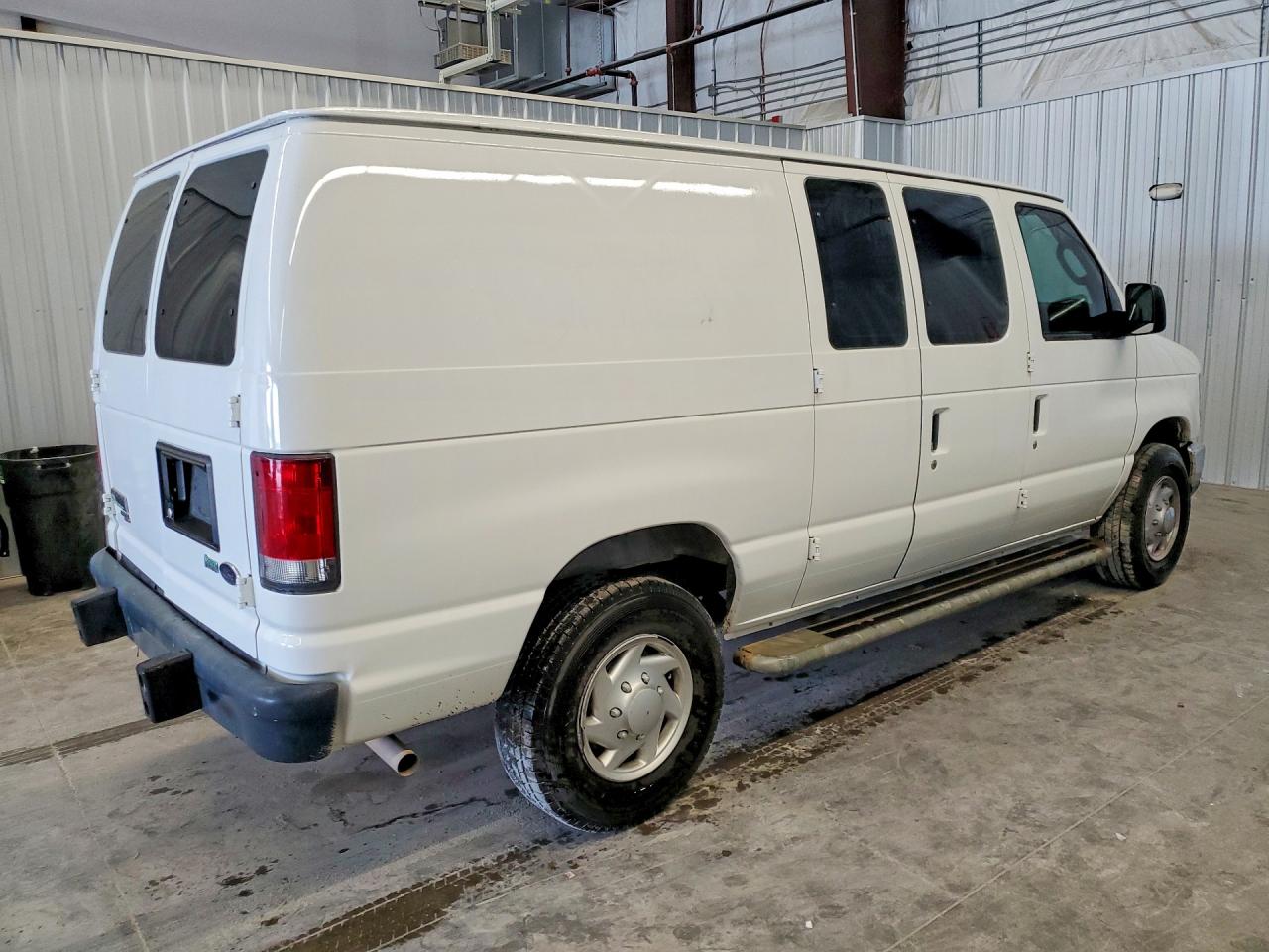 Ford Econoline E250 Van