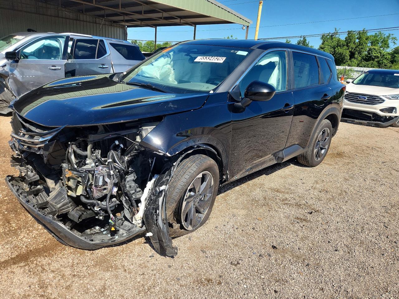 Salvage Nissan Rogue Image