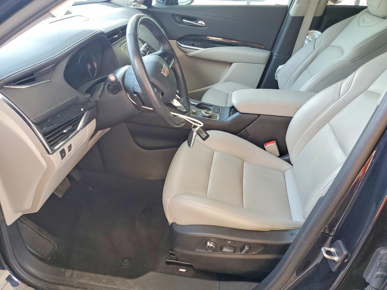 Cadillac XT4 Premium Luxury