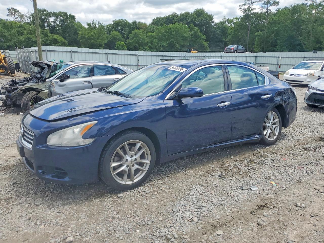 Salvage Nissan Maxima Image