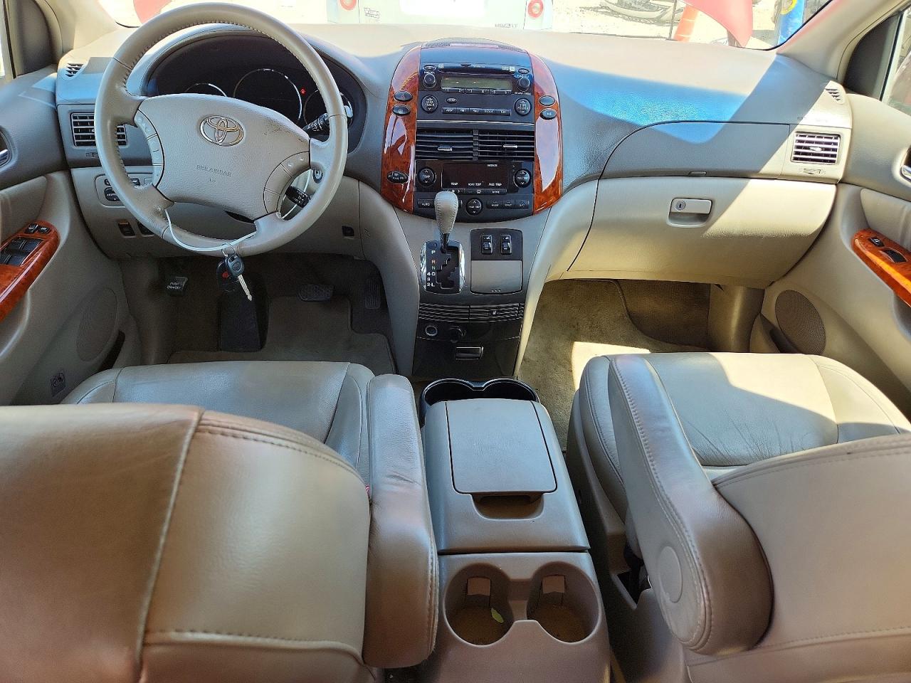 Toyota Sienna Xle