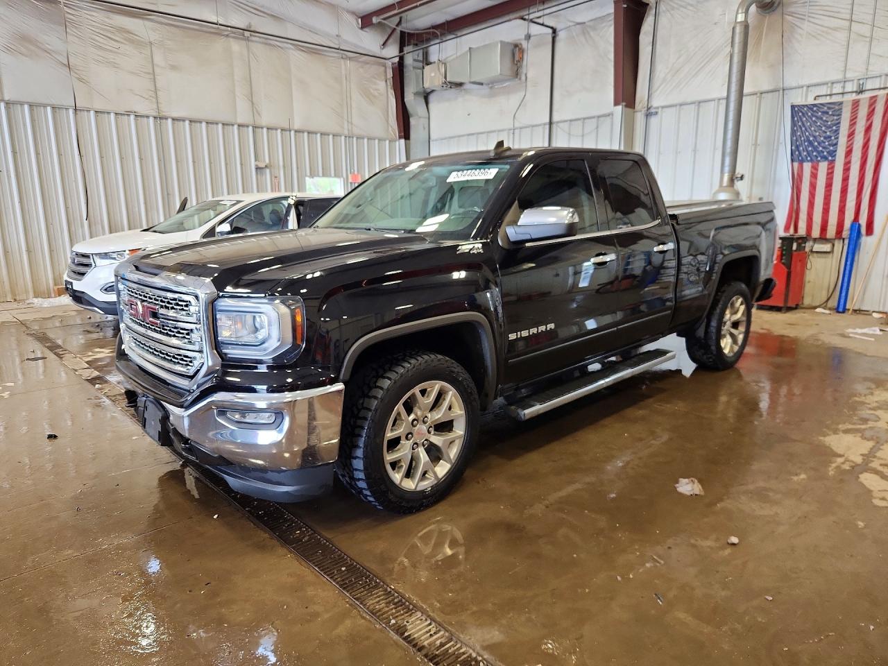 Salvage GMC Sierra Image