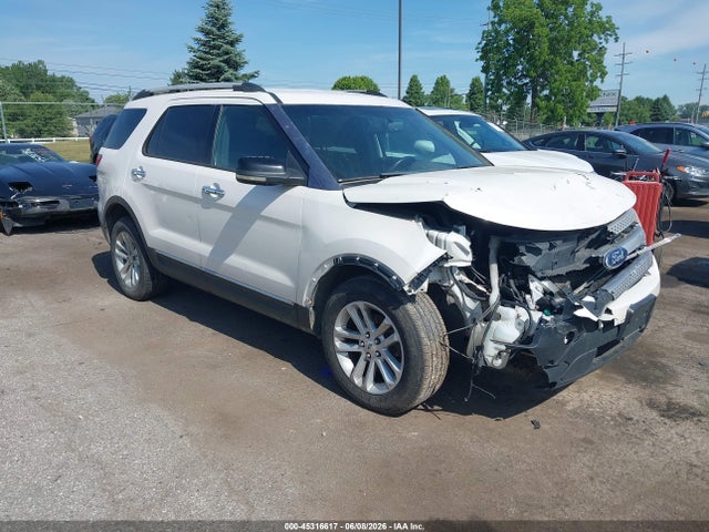Salvage Ford Explorer Image