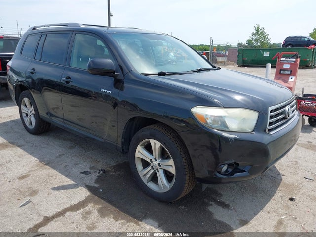 Salvage Toyota Highlander Image
