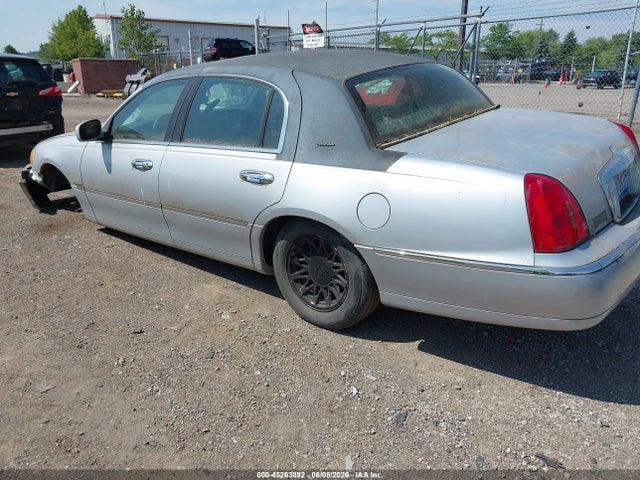 Lincoln Towncar Signature