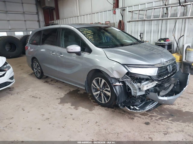 Salvage Honda Odyssey Image