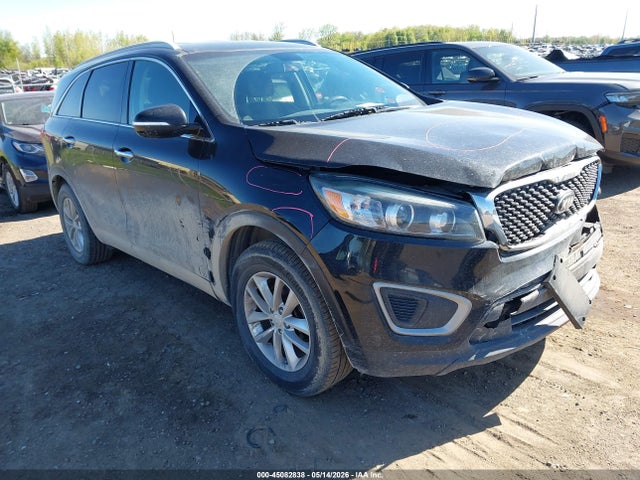 Salvage Kia Sorento Image