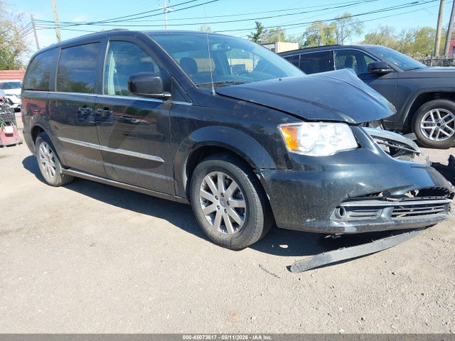 Salvage Chrysler Town & Country Image