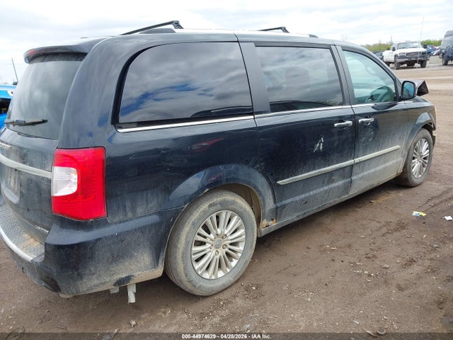 Chrysler Town & Country Limited