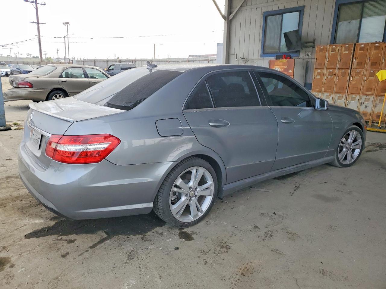 Mercedes-Benz E-Class 350