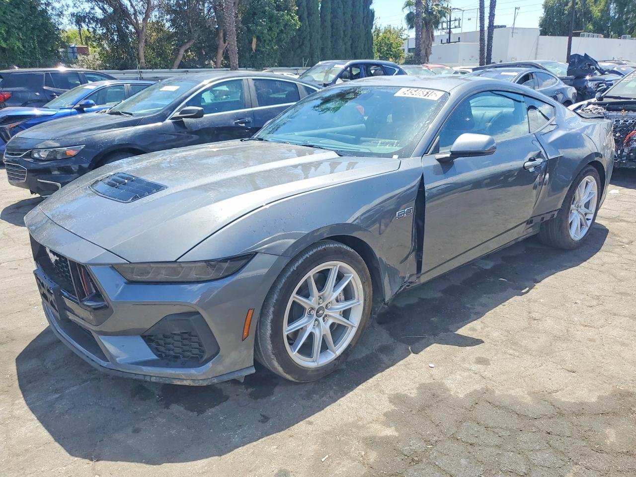 Salvage Ford Mustang Image