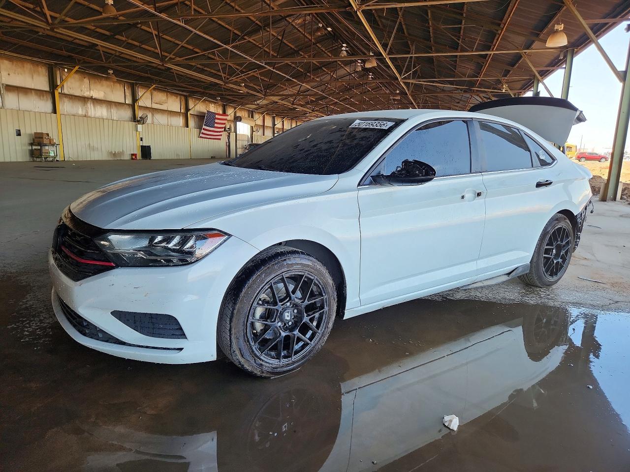 Salvage Volkswagen Jetta Image