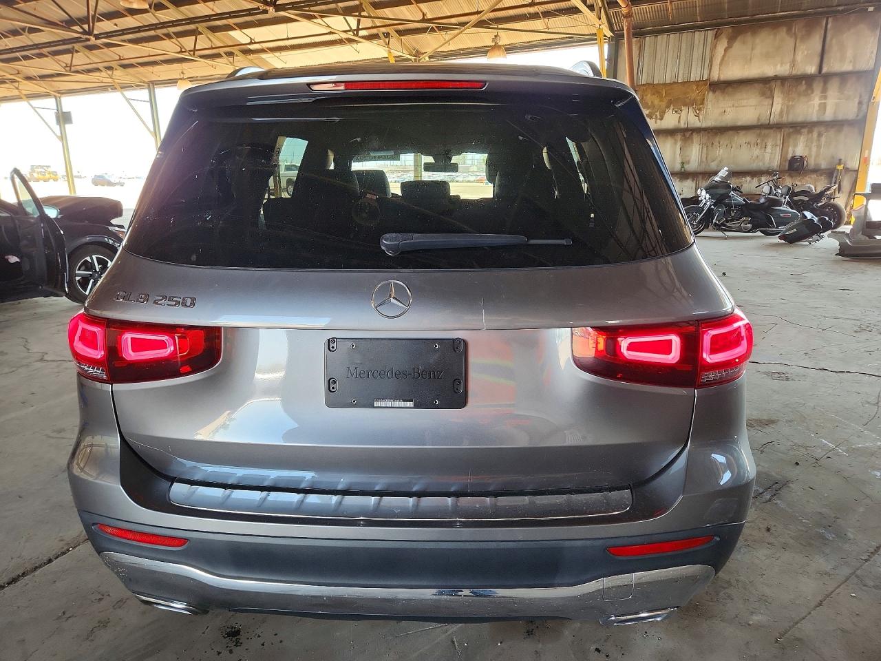 Mercedes-Benz GLB 250