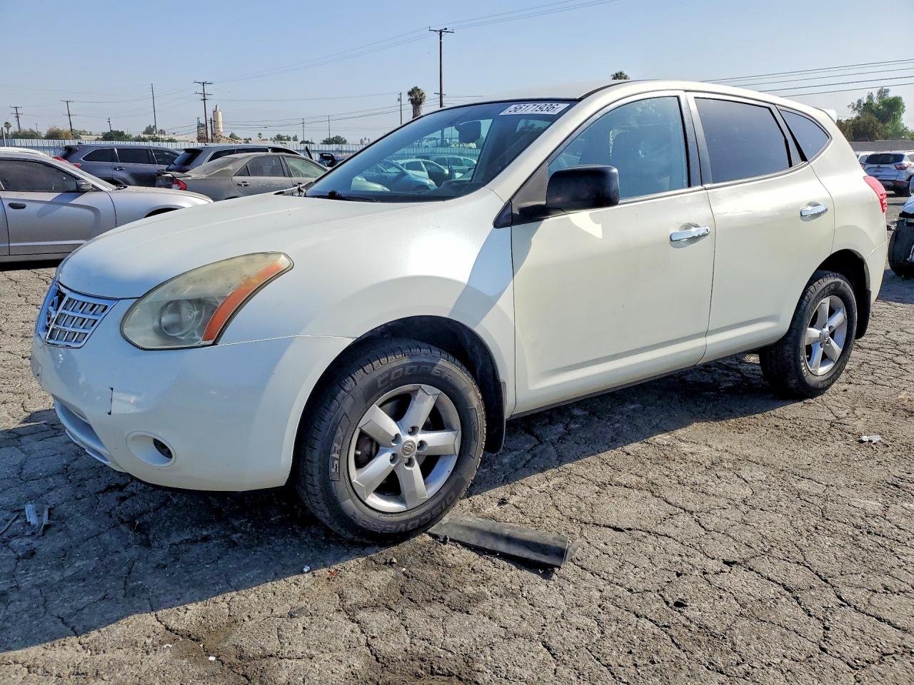 Salvage Nissan Rogue Image