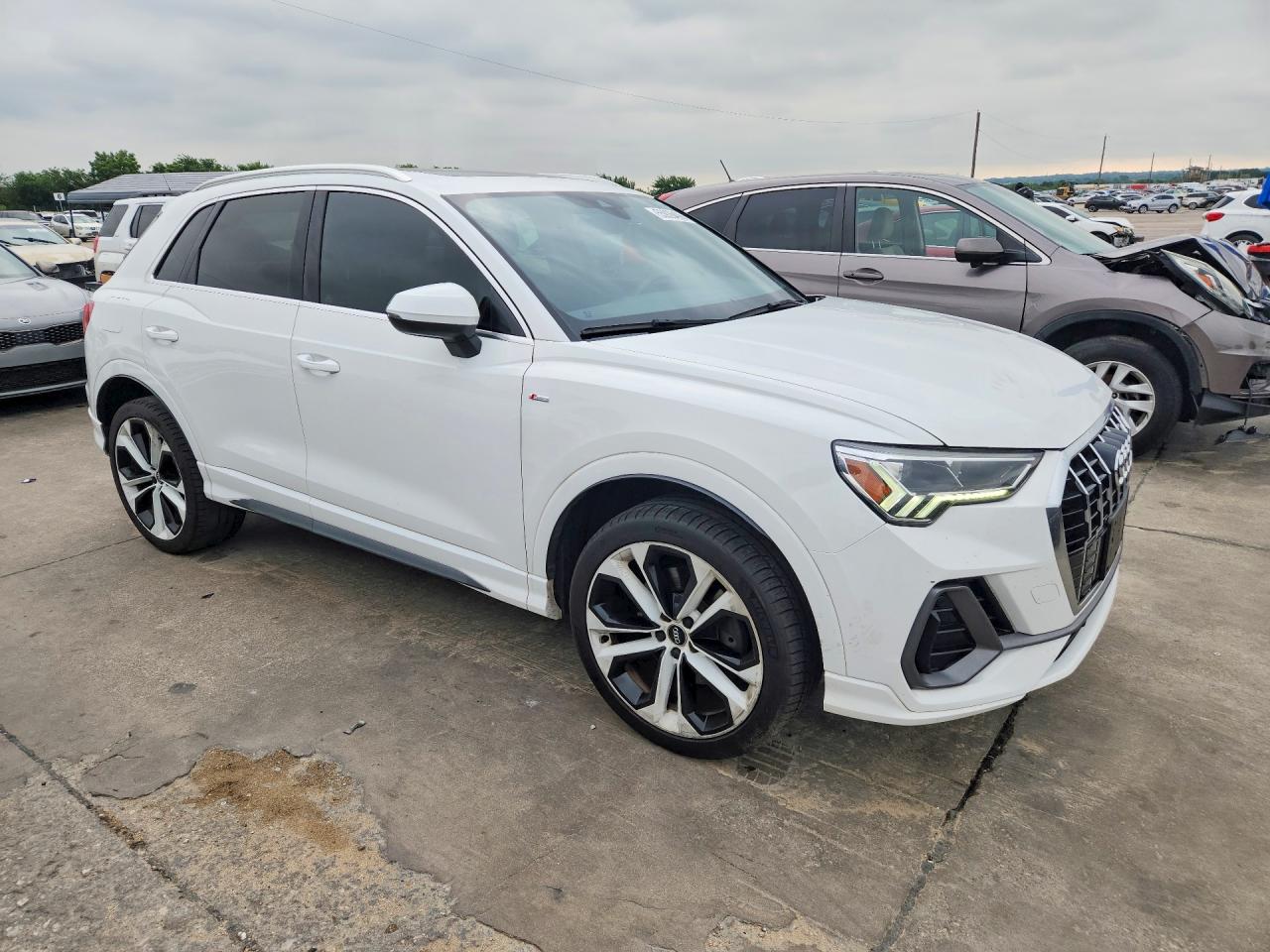 Audi Q3 Premium Plus S-line