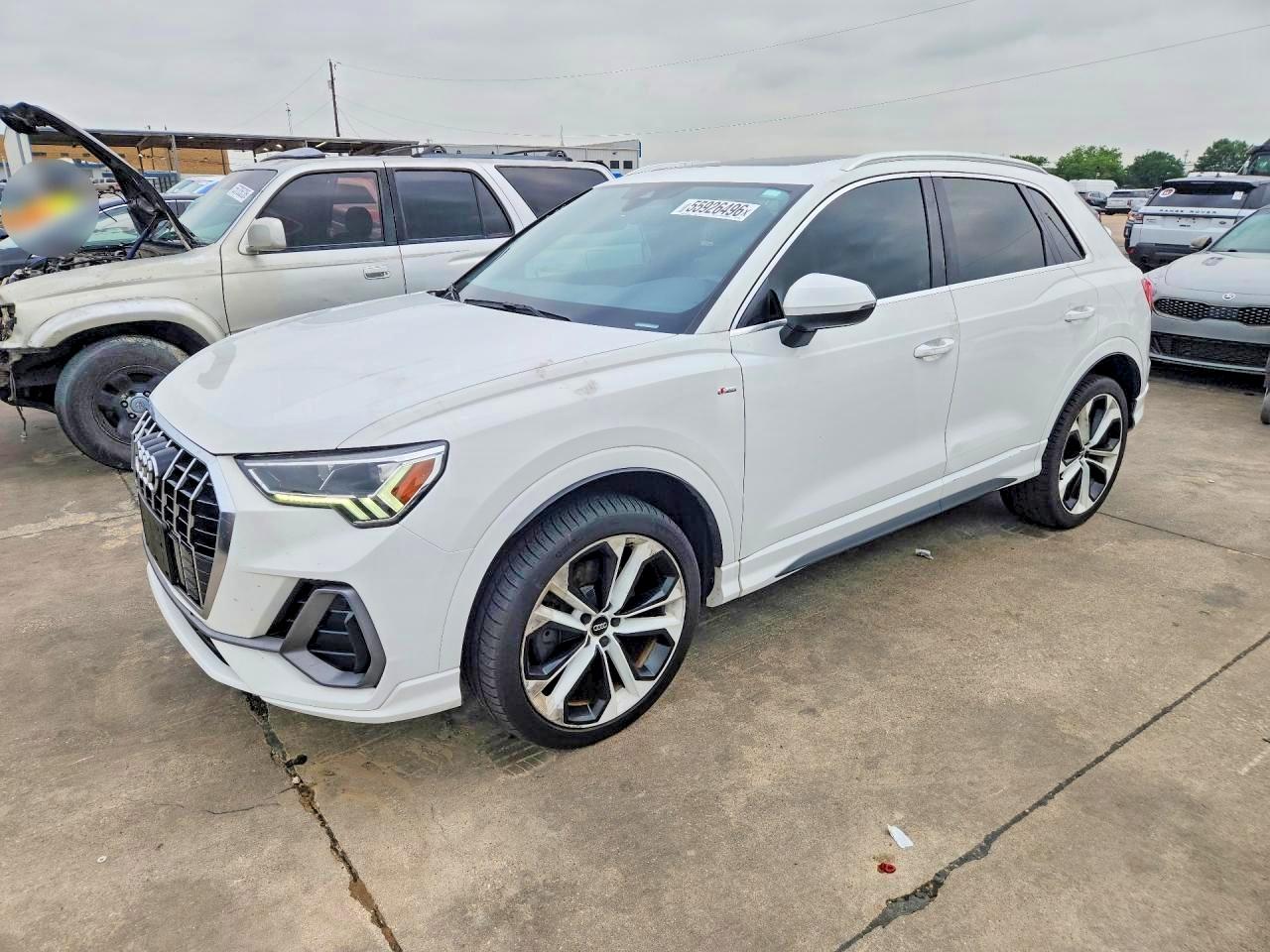 Salvage Audi Q3 Image