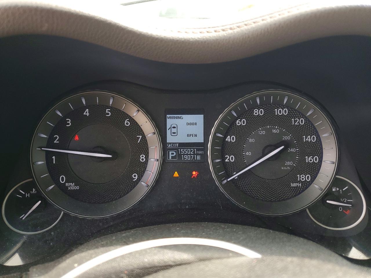 INFINITI Q70 3.7
