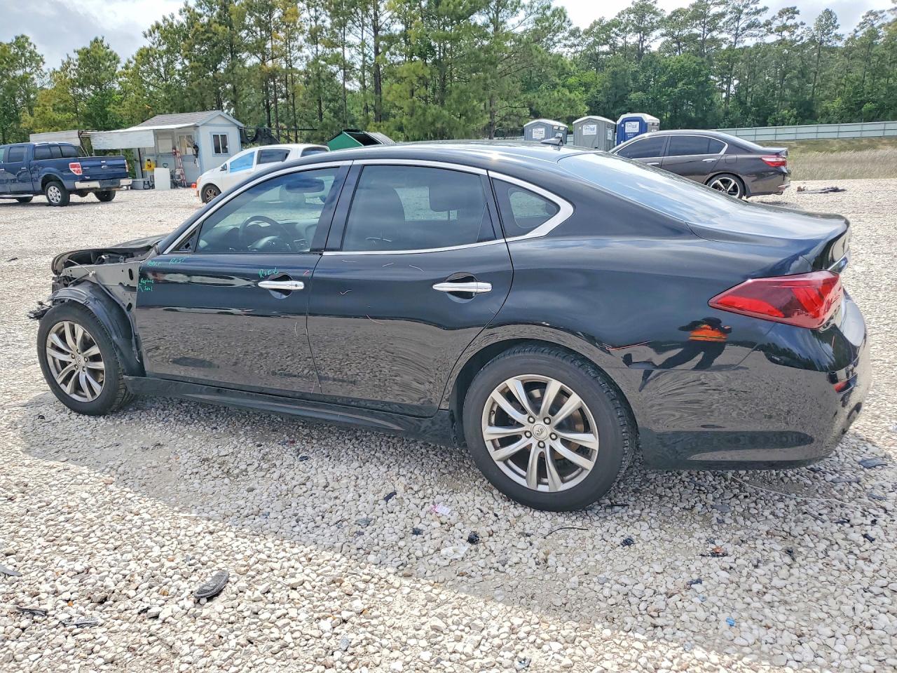 INFINITI Q70 3.7