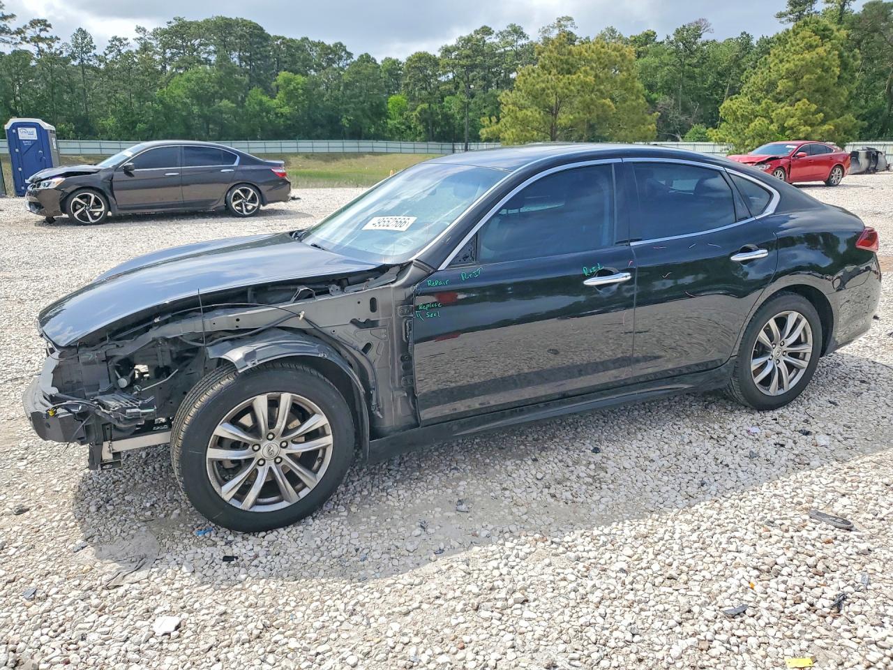 Salvage INFINITI Q70 Image