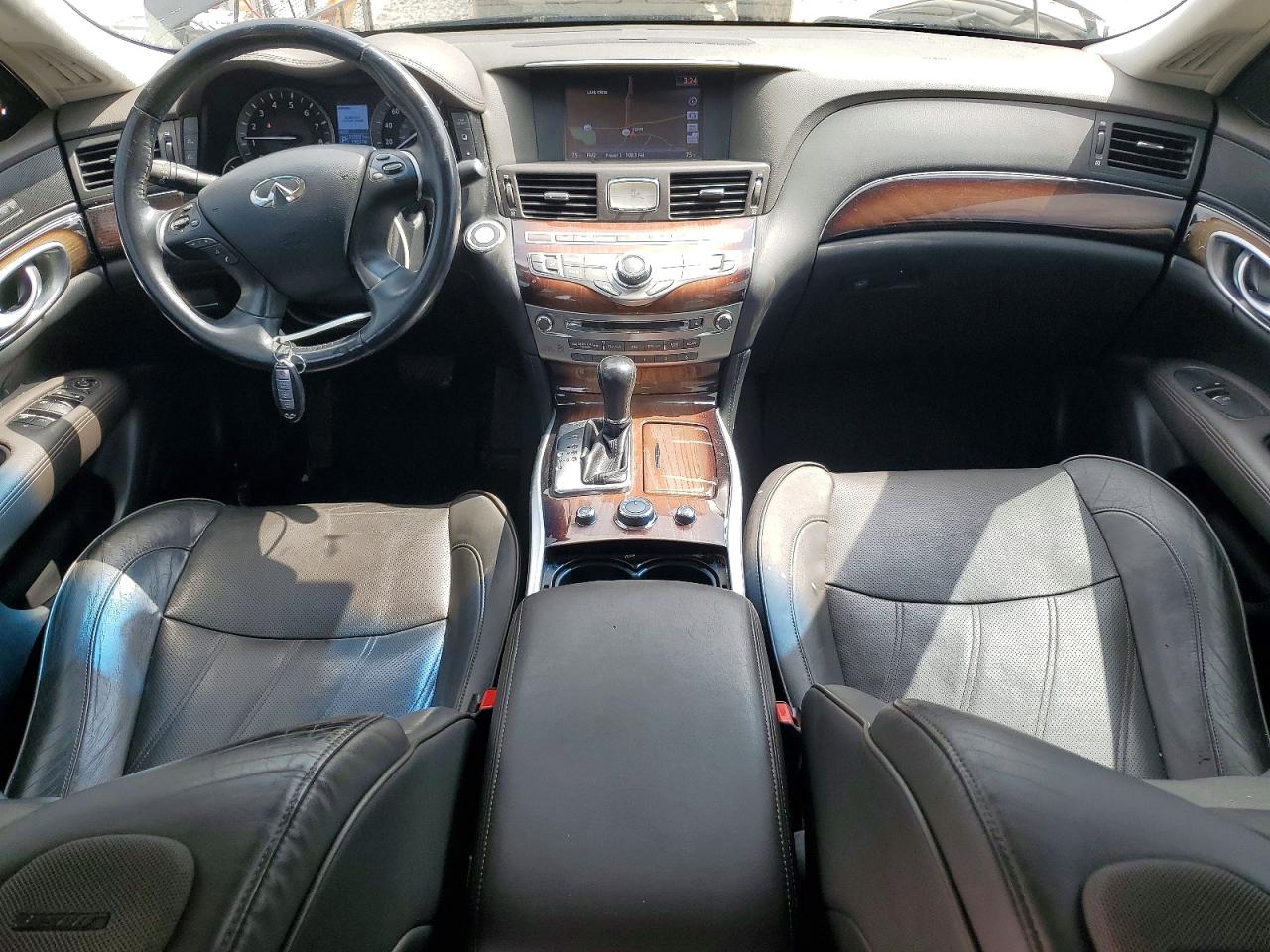 INFINITI Q70 3.7