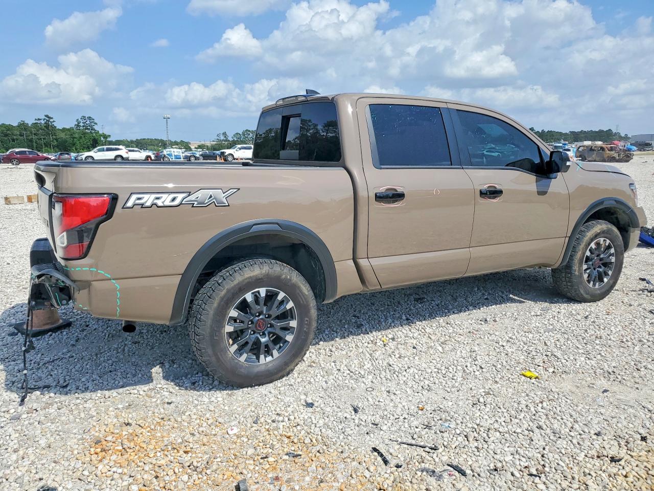 Nissan Titan Sv