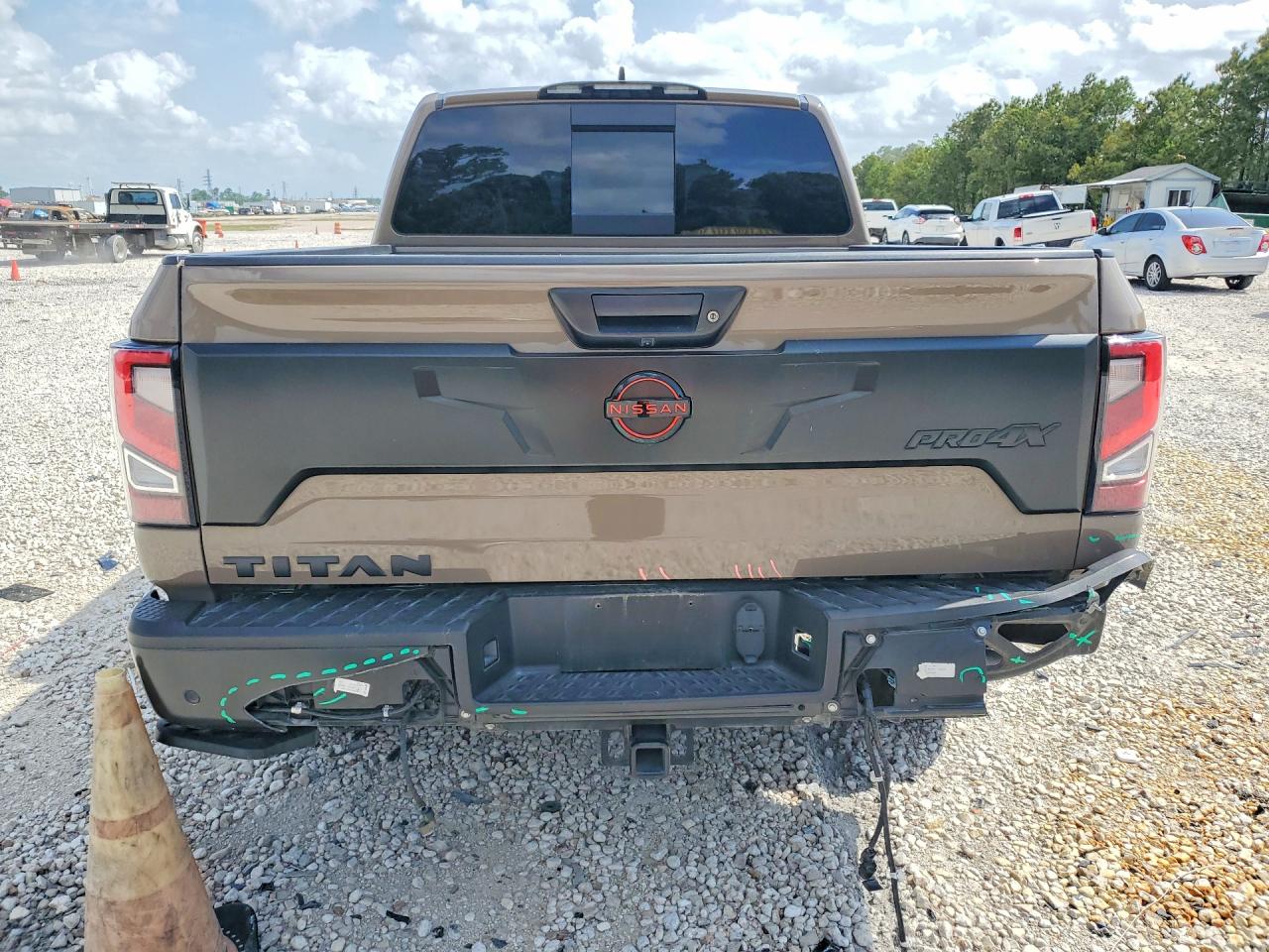 Nissan Titan Sv
