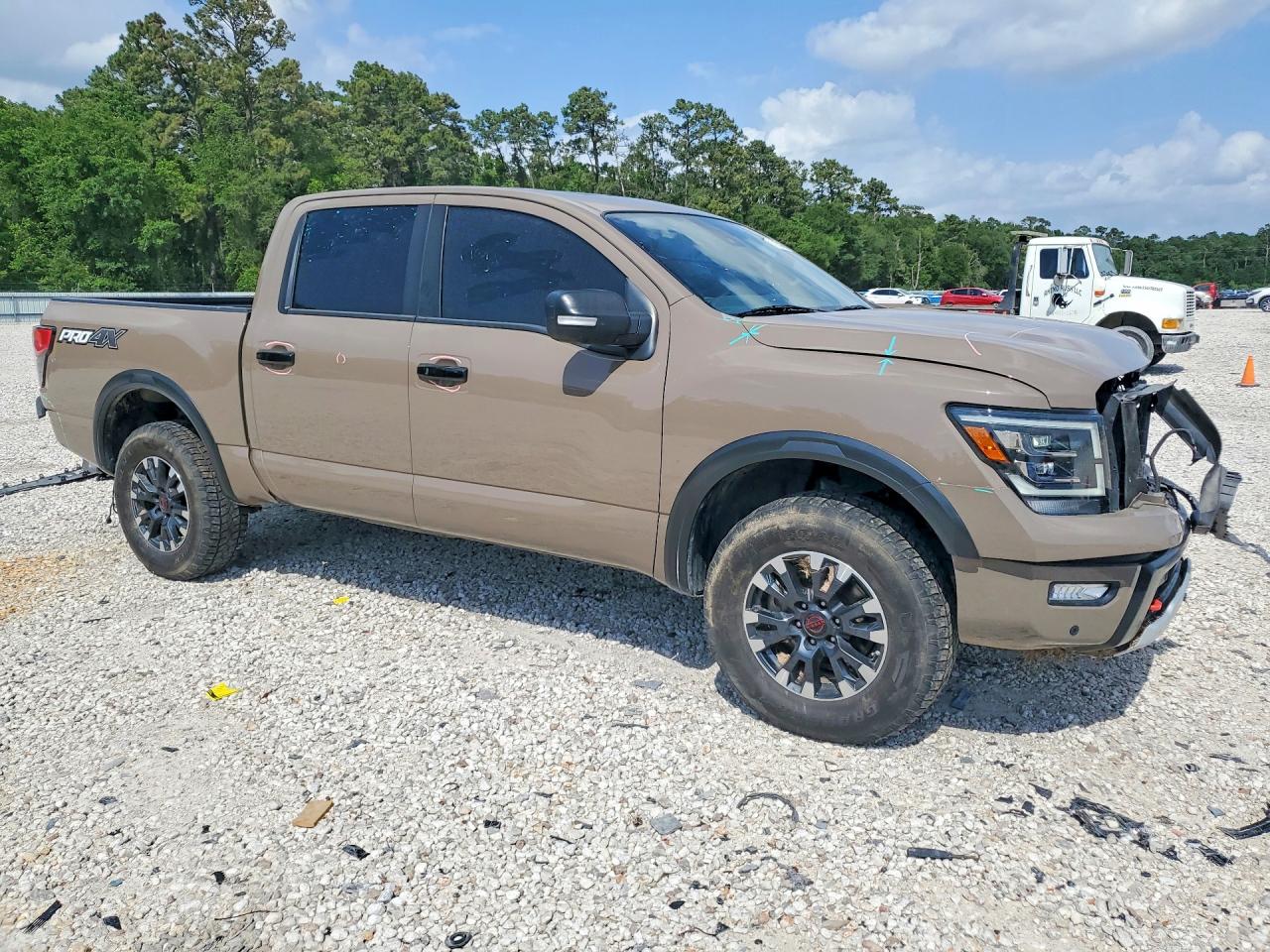 Nissan Titan Sv