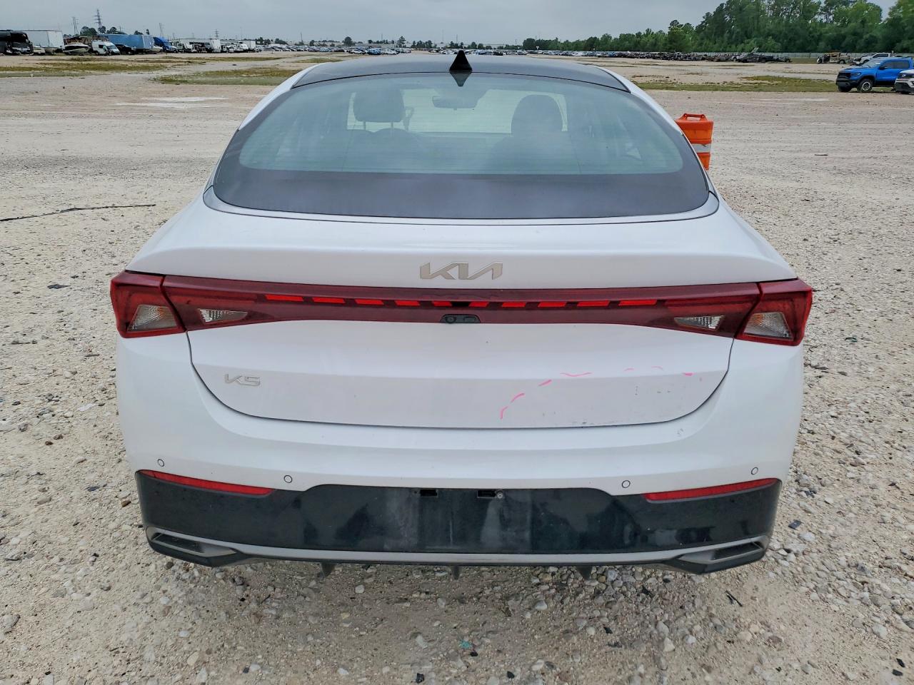 Kia K5 Ex