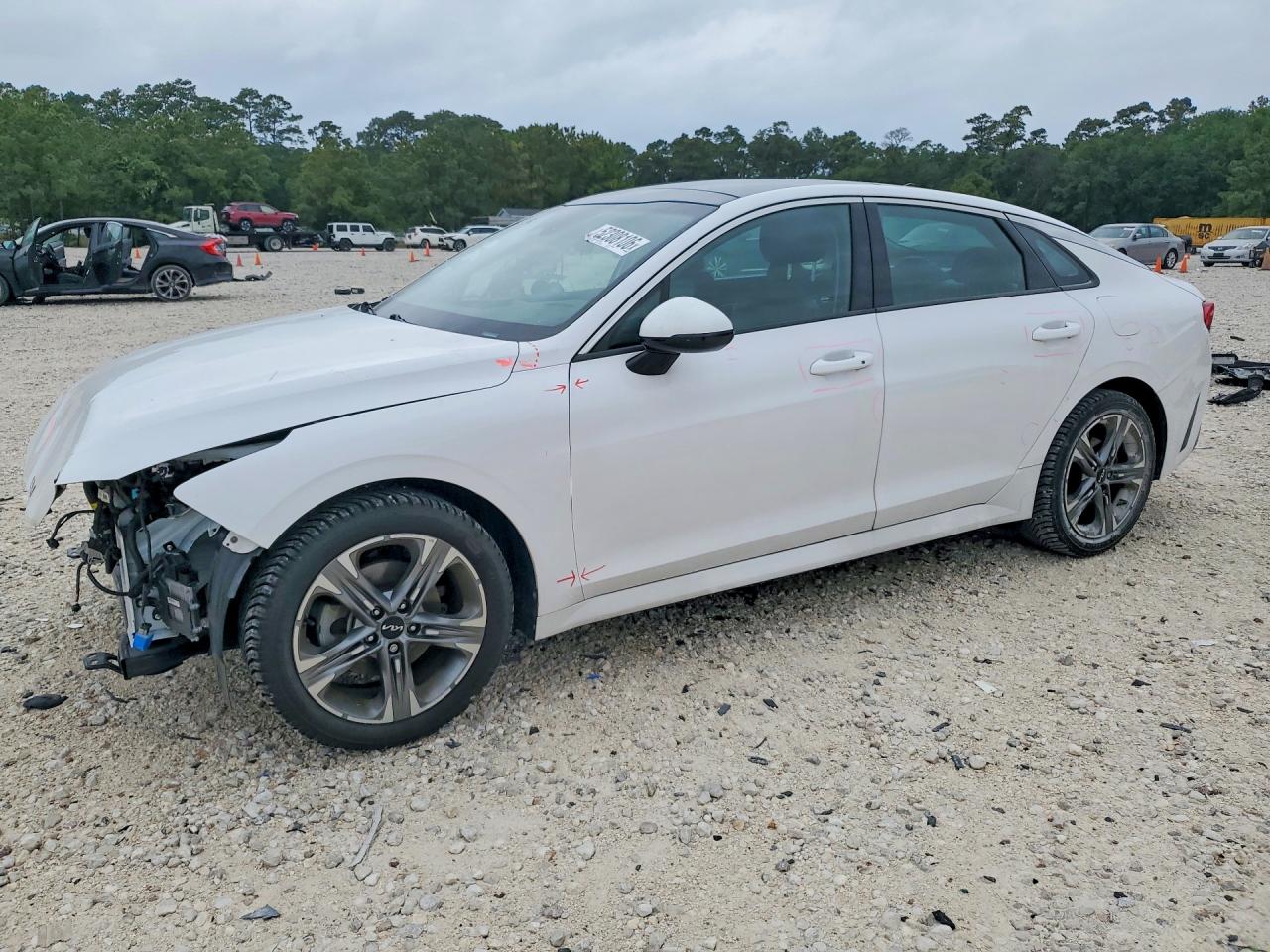 Salvage Kia K5 Image