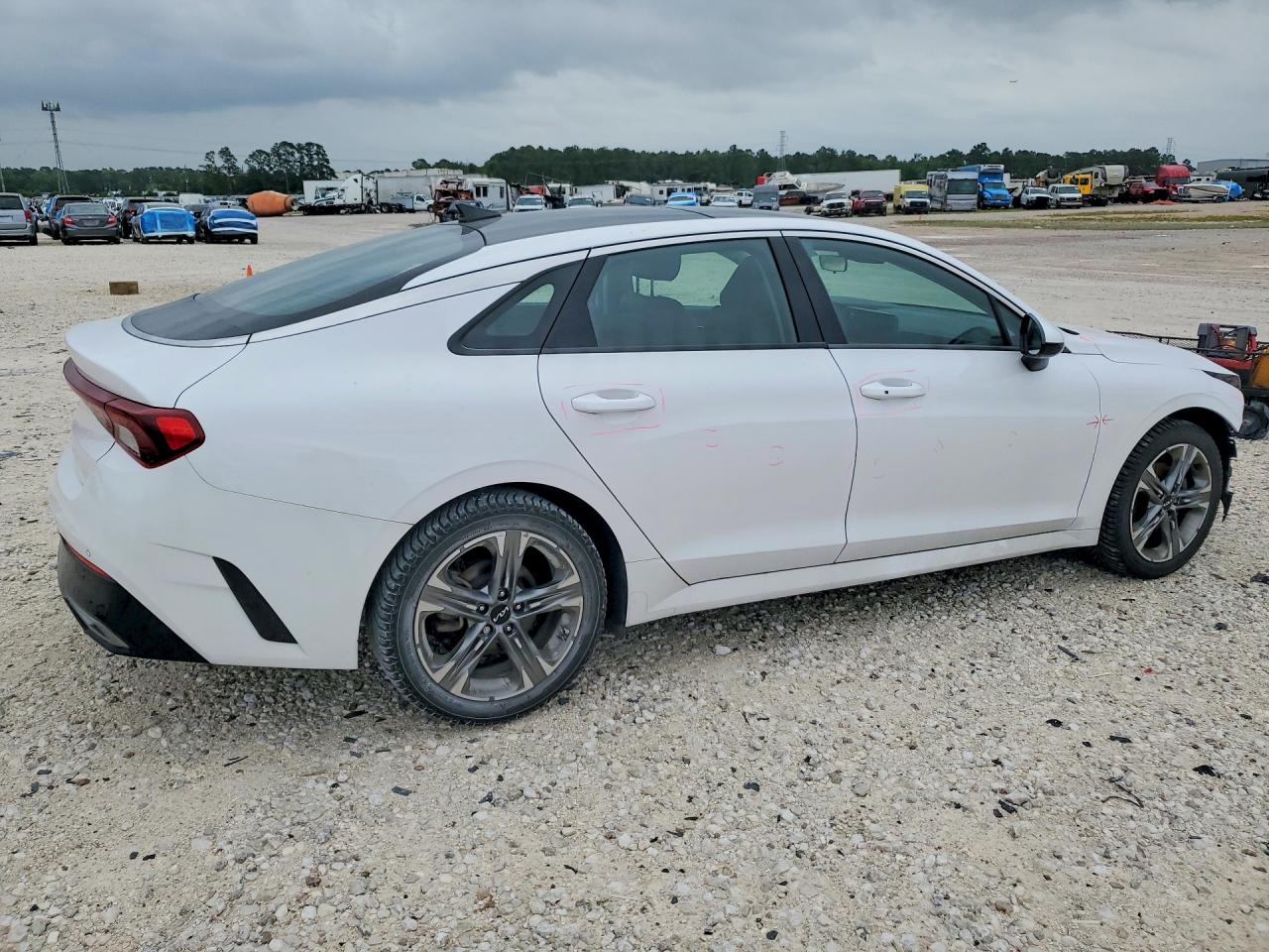Kia K5 Ex
