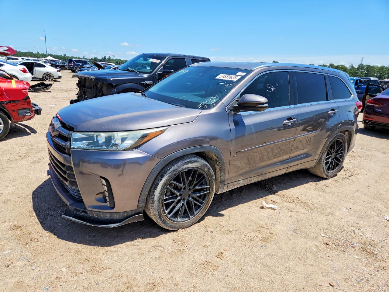 Salvage Toyota Highlander Image