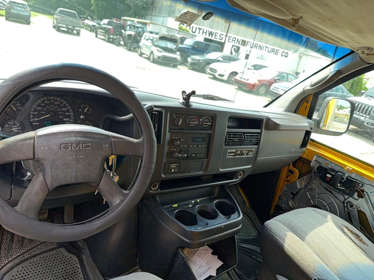 GMC Savana Cutaway G3500
