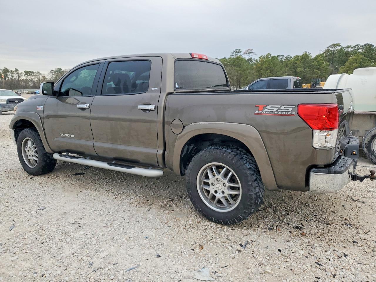 Toyota Tundra Crewmax Sr5